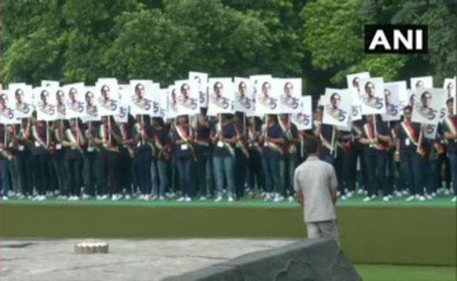 मोदी ने पूर्व पीएम राजीव गांधी को उनकी 75वीं जयंती पर श्रद्धाजंलि अर्पित करते हुए किया ट्वीट