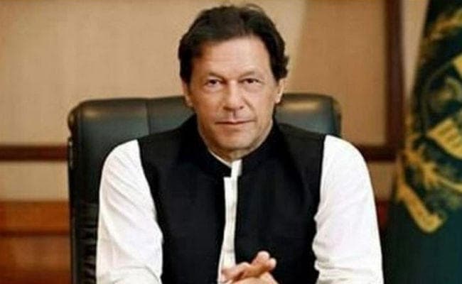 बाजवा के सेवा विस्तार लेटर पर सोशल मीडिया ट्रेंड, इमरान को एक प्रिंटर दिला दो भाई...