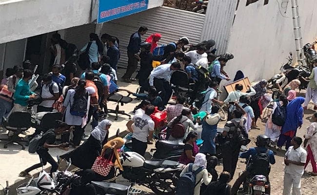 लोगों को चूना लगा, फरार हो गयी स्मोक मल्टीप्रोजेक्ट प्राइवेट लिमिटेड कंपनी, ऑफिस में तोड़फोड़