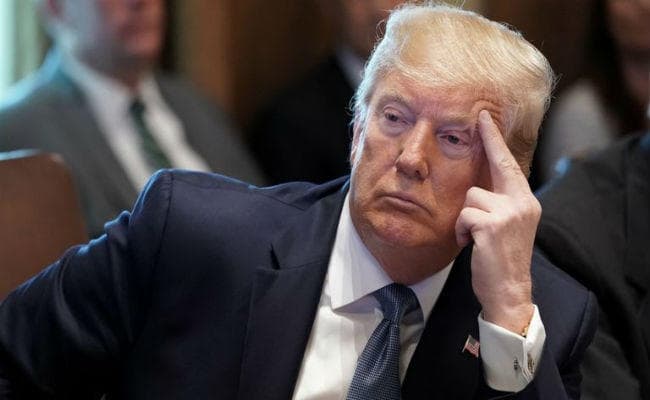 मंदी की मार से बचने की खातिर टैक्स में कटौती और शुल्क की वापसी कर सकता है अमेरिका