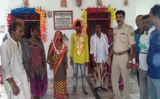 दो साल से चल रहा था प्रेम प्रसंग, प्रेमिका के गर्भवती होने के बाद थाने में रचाई गयी शादी