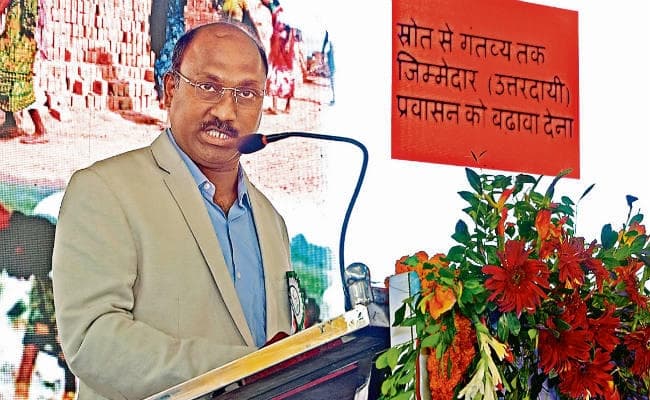 रांची : श्रमिकों का कार्यक्रम, पर जो हिंदी बोल सकते हैं उन्होंने भी अंग्रेजी में भाषण दिया