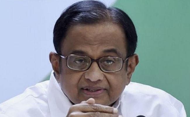 गिरफ्तारी से बच रहे पूर्व वित्त मंत्री पी चिदंबरम ने मांगी 63 मून्स की ओर से दर्ज मुकदमे का दस्तावेज