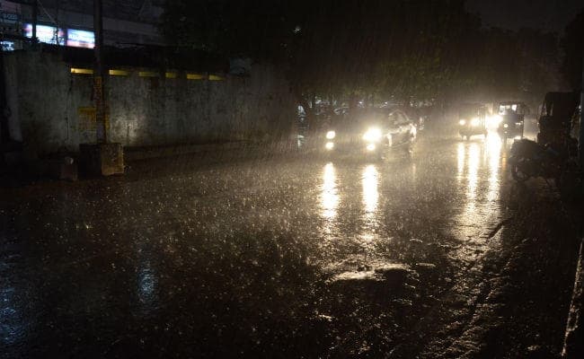 गांधीघाट पर गंगा खतरे के निशान से ऊपर, पटना में अब तक सामान्य से 38% कम हुई बारिश