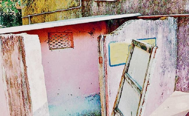 रांची : शौचालय व पानी नहीं तो बंद होगा विद्यालय