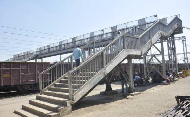 रेलवे बनायेगा आठ ओवरब्रिज