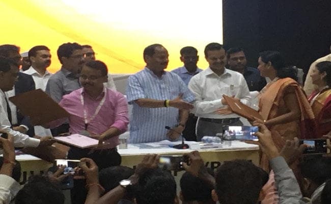 झारखंड : CM रघुवर दास ने किया 16 कंपनियों का शुभारंभ, 15 हजार से अधिक को मिलेगा रोजगार