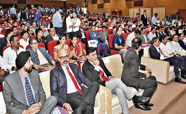 रांची : विकास का सीधा संबंध रोजगार से : रघुवर दास