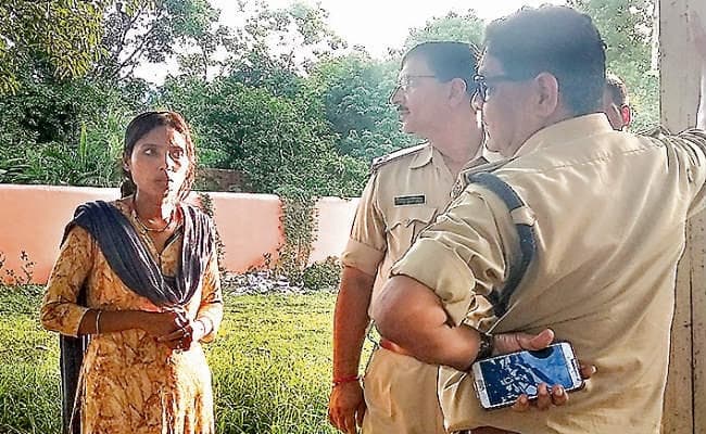 रातू : चाकू दिखा कर बंधन बैंक की एजेंट से "2.10 लाख की लूट