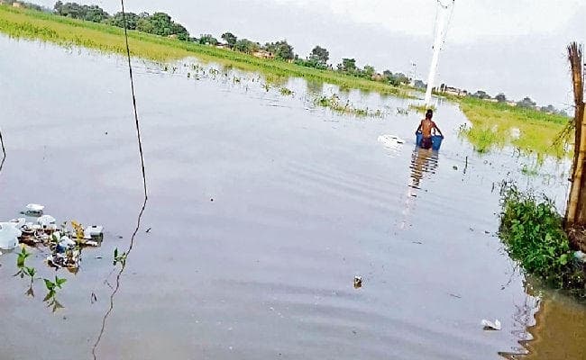 पटना : दियारे के निचले इलाकों में घुसा बाढ़ का पानी