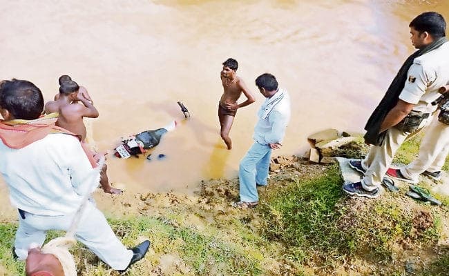 औरंगाबाद : प्रेमी को पेड़ से बांध कर पीटा बचने को नहर में कूदा, मौत