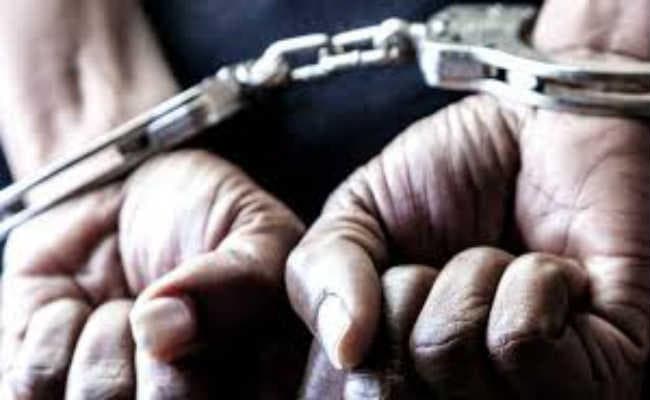 अवैध मटका लॉटरी के खिलाफ पुलिस ने की छापेमारी, तीन लोग गिरफ्तार