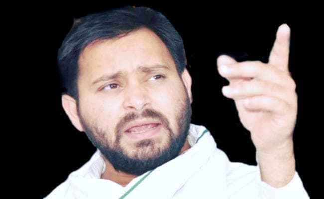 बिहार पुलिस के बहाने आरजेडी नेता तेजस्वी यादव ने साधा मुख्यमंत्री पर निशाना, कहा...