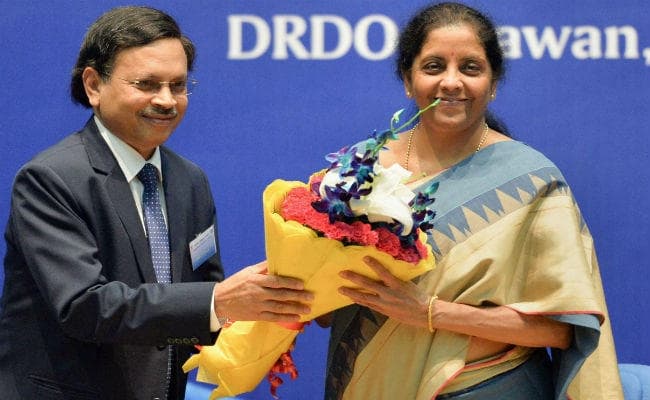 FM निर्मला सीतारमण ने CCI से नयी चुनौतियों का सामना करने के लिए कमर कसने को कहा