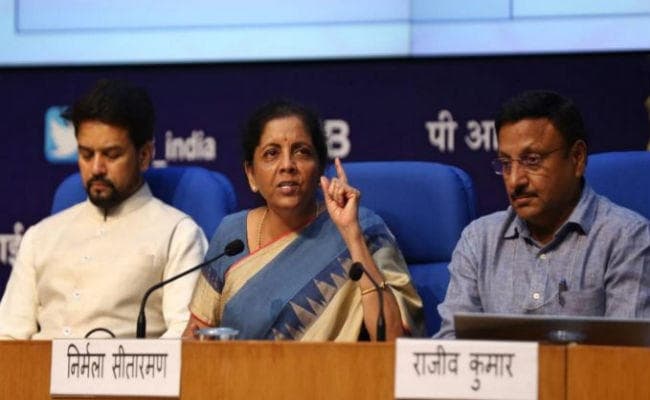 FM Nirmala Sitharaman का ऐलान- होम लोन और कार लोन की EMI होगी कम