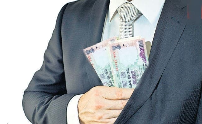 पटना : प्रदेश के पांच जिले पिछले तीन सालों से कर्ज बांटने में सबसे पीछे