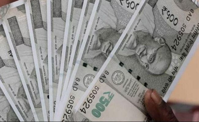 पटना : शिक्षा सचिव और मधुबनी के डीएम के वेतन पर रोक