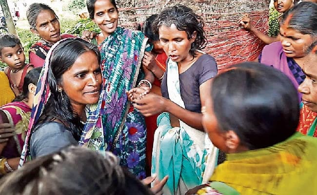 हजारीबाग : बच्चा चोर होने के संदेह में भीड़ के हत्थे चढ़ी महिला, बची