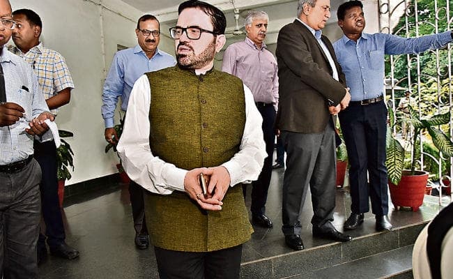 जमशेदपुर : बंद हो रही कंपनियों की मदद करेंगे : डीके तिवारी