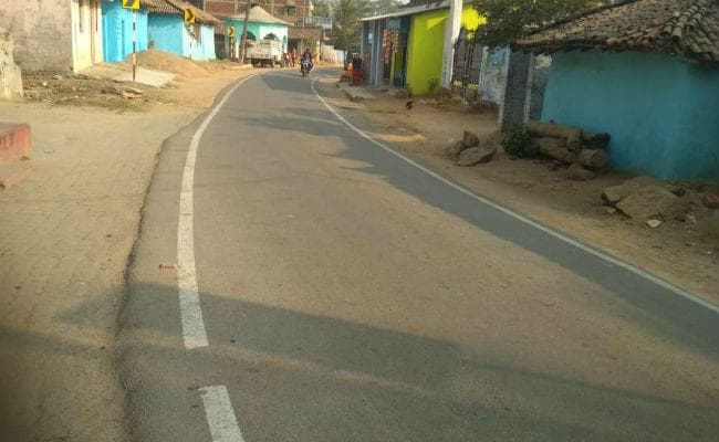 सरायकेला-खरसावां मुख्य पथ पर बुरुडीह गांव के पास बनेगी बाइपास सड़क