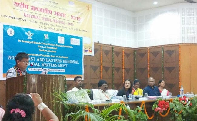 राष्ट्रीय जनजातीय अखड़ा संपन्‍न : ''ज्‍यादा लोगों तक पहुंचाने के लिए आदिवासी साहित्‍य का हो अनुवाद''