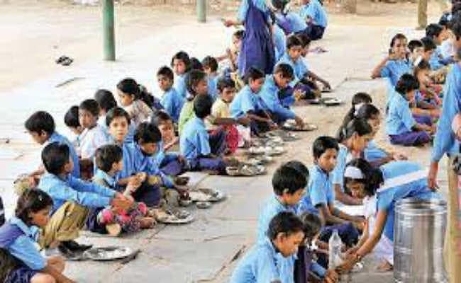स्कूलों में मिड डे मील के लिए यूनिफार्म मीनू सिस्टम जारी