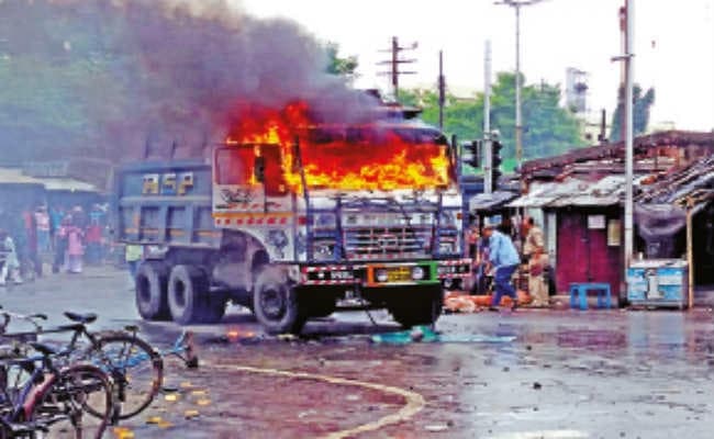 डंपर के धक्के से स्कूटर सवार मां-बेटी की मौत