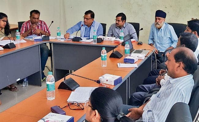 रांची : अंधविश्वास, अज्ञानता को जड़ से मिटाना है : त्रिपाठी