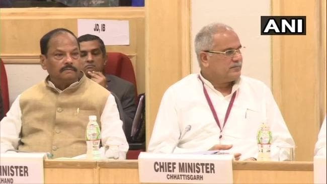 अमित शाह कर रहे नक्सल समस्या की समीक्षा, झारखंड के सीएम सहित कई राज्यों के मुख्यमंत्री मौजूद