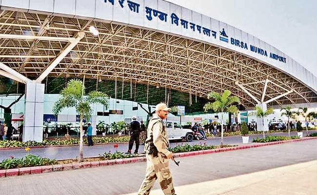 रांची : एयरपोर्ट पर लगेंगे दो नये एयरोब्रिज, फिर शुरू होगी प्रीपेड टैक्सी