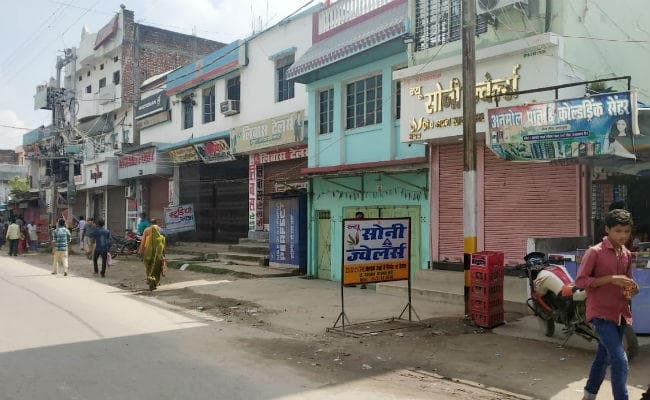 जनता में आक्रोश : सड़क की दुर्दशा को लेकर स्वत: स्फूर्त बंद रही कोसी, लोगों ने कहा- नहीं बदली सूरत तो तेज होगा आंदोलन