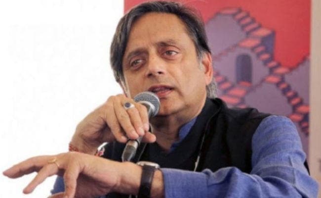 मोदी की तारीफ पर कांग्रेस ने घेरा, बोले थरूर- कांग्रेसजन मेरे रुख का सम्मान करें