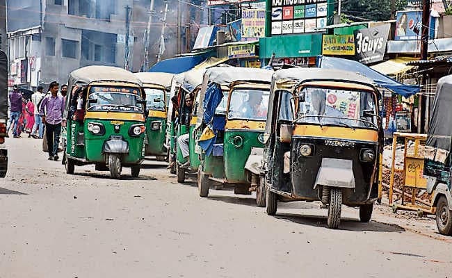 2335 ऑटो को मिला है परमिट चल रहे हैं आठ हजार से ज्यादा