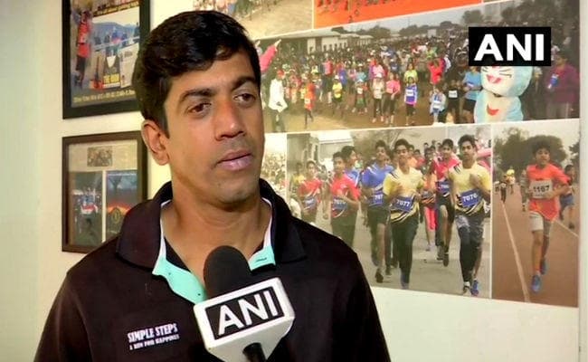 पांच दिन में 555 किलोमीटर दौड़े आशीष कासोडकर, पूरा किया दुनिया का सबसे क्रूर मैराथन