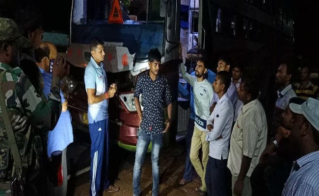 बिहार से बंगाल जा रही पागल बाबा बस में भीषण डकैती, झारखंड में अपराधियों ने बनाया निशाना