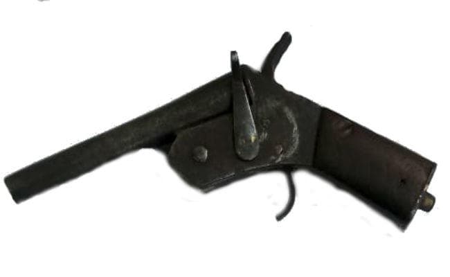 मुंगेर में दो मिनीगन फैक्टरी का पता चला, पूर्णनिर्मित पिस्टल समेत अन्य हथियार बरामद, एक गिरफ्तार