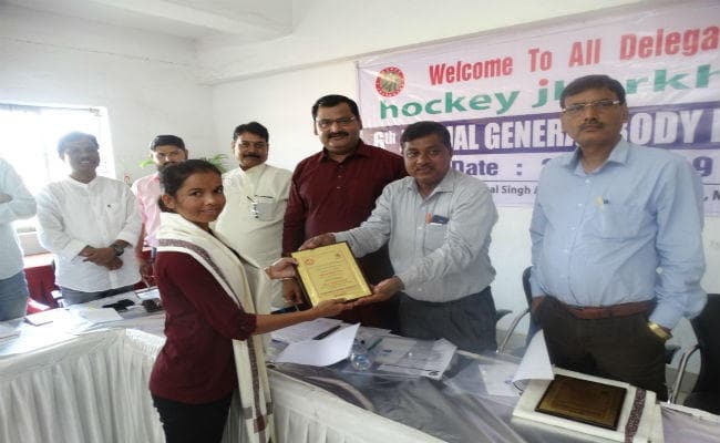 सिमडेगा : तारणी कुमारी चुनी गयीं वर्ष की सर्वश्रेष्‍ठ हॉकी कोच