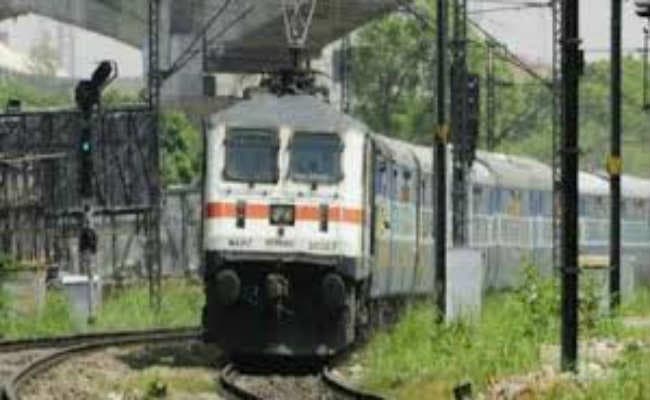 इंटरलॉकिंग का काम पूरा, ट्रेनों का परिचालन शुरू