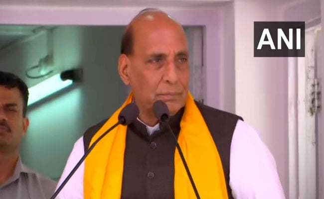 पाक की बौखलाहट पर बोले राजनाथ- कश्मीर कब पाकिस्तान का था जो इसे लेकर रोता रहता है