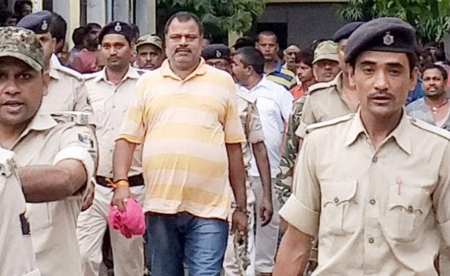 लल्लू मुखिया ने बाढ़ कोर्ट में किया आत्मसमर्पण, मोकामा विधायक अनंत सिंह का करीबी है लल्लू