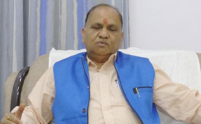 रांची में झारखंड के परिवहन मंत्री सीपी सिंह की सरकारी कार का कट गया चालान