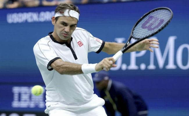 दर्द के बावजूद जोकोविच अगले दौर में, फेडरर पहला सेट गंवाने के बाद जीते