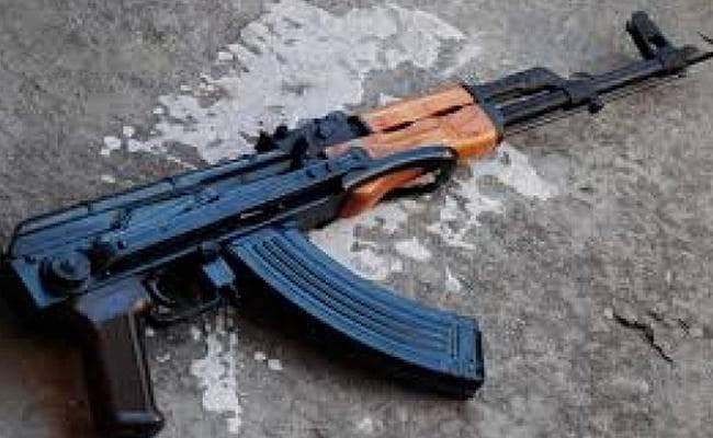 AK- 47 मामले के आरोपित पति-पत्नी ने किया सरेंडर, बुर्का पहन पहुंचे थे कोर्ट