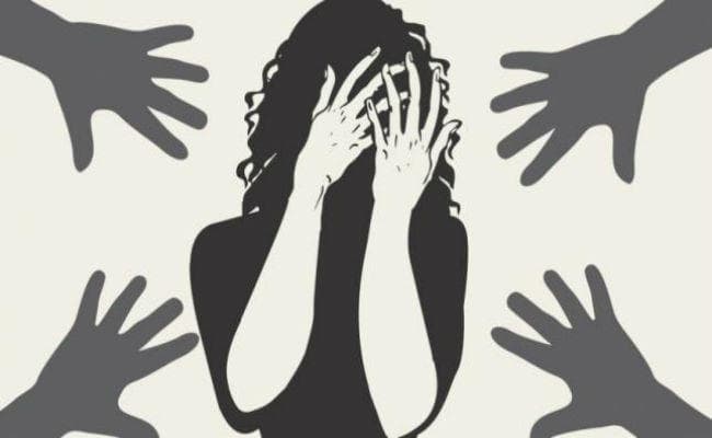 अरुंधति राय के ट्वीट पर तस्लीमा ने दिया जवाब- पाकिस्तानी सैनिकों ने दो लाख महिलाओं संग किया था दुष्कर्म