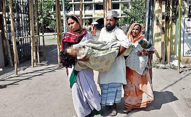 साहिबगंज : 108 एंबुलेंस के कर्मी ने किया इनकार बेटी का शव लेकर भटकते रहे परिजन