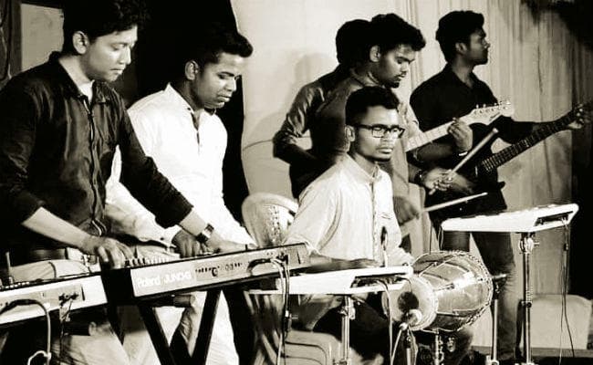 लोकगीतों को जीवन देता तिरियो बैंड