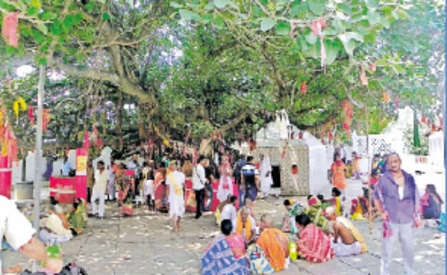 प्रशासनिक उपेक्षा से जूझ रही अक्षयवट वेदी