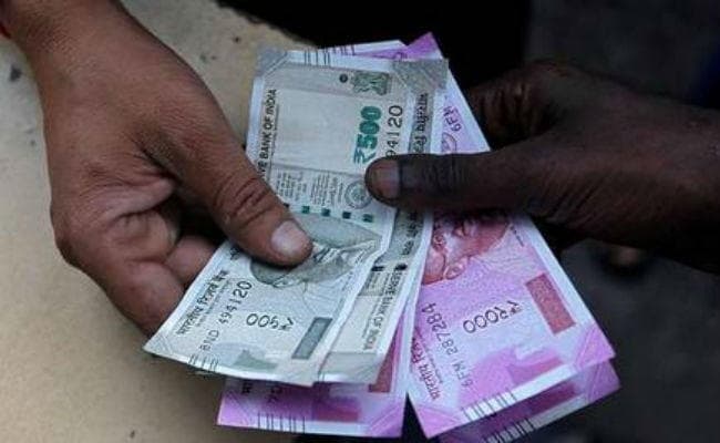 सोशल साइट पर दोस्ती पड़ी महंगी, गंवा दिये नौ लाख