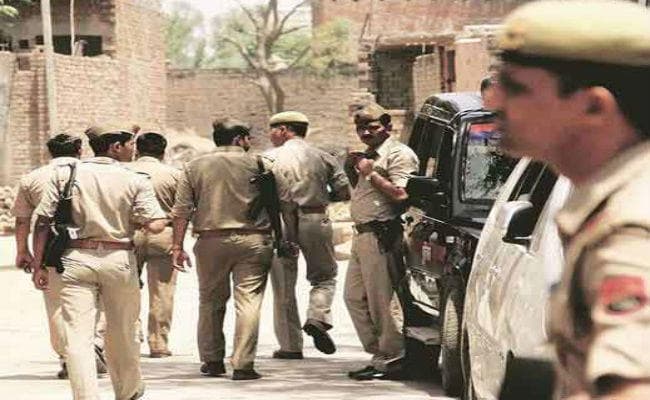 आतंकी के साथी की खोज में छापेमारी