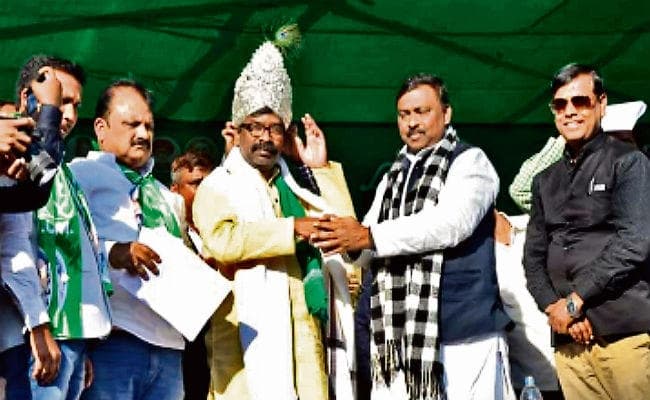 हेमंत सोरेन ने कहा, नक्सली प्रशांत पार्टी सदस्य भी नहीं है, भाजपा ने कहा, गलत बोल रहे हेमंत